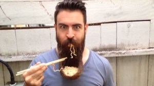 manger-dans-sa-barbe