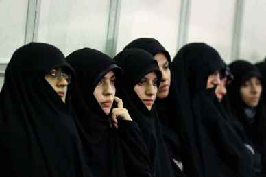 2048x1536-fit_femmes-iran-illustration